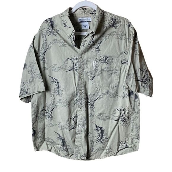 Columbia Men’s Sz Lrg Beige Swordfish Short Sleeve Button Up Shirt - Picture 1 of 4